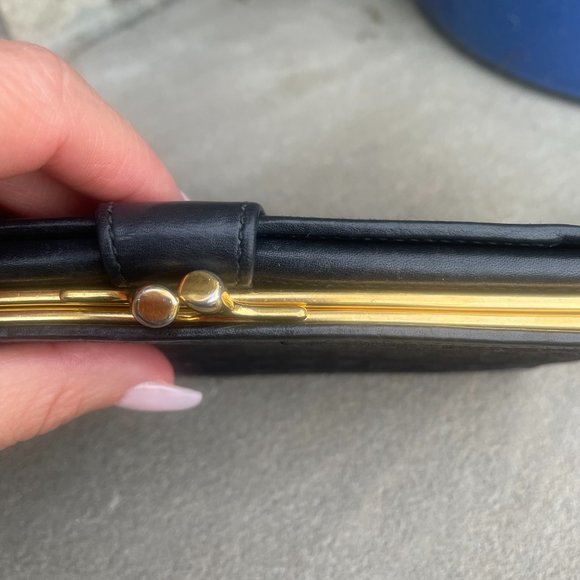 Gucci Vintage Rare Long Wallet w/ Kiss Lock - EUC! - Picture 4 of 16